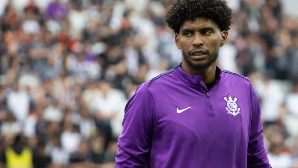 Hugo Souza apoia árbitra após fala machista de zagueiro do Red Bull Bragantino